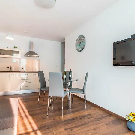 Apartment Market Pula