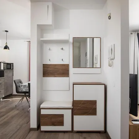 Apartment Market