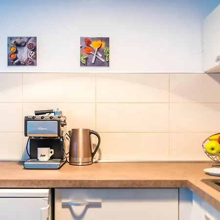 Market Apartment *